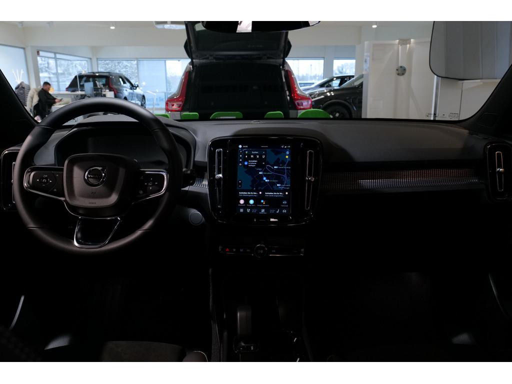 Volvo EX40