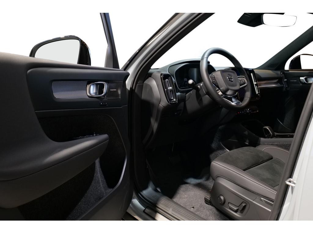 Volvo EX40