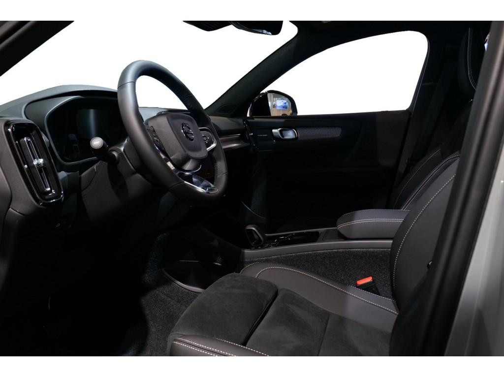 Volvo EX40