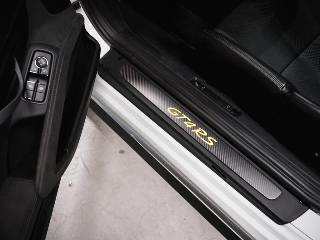 Porsche Cayman RS 718
