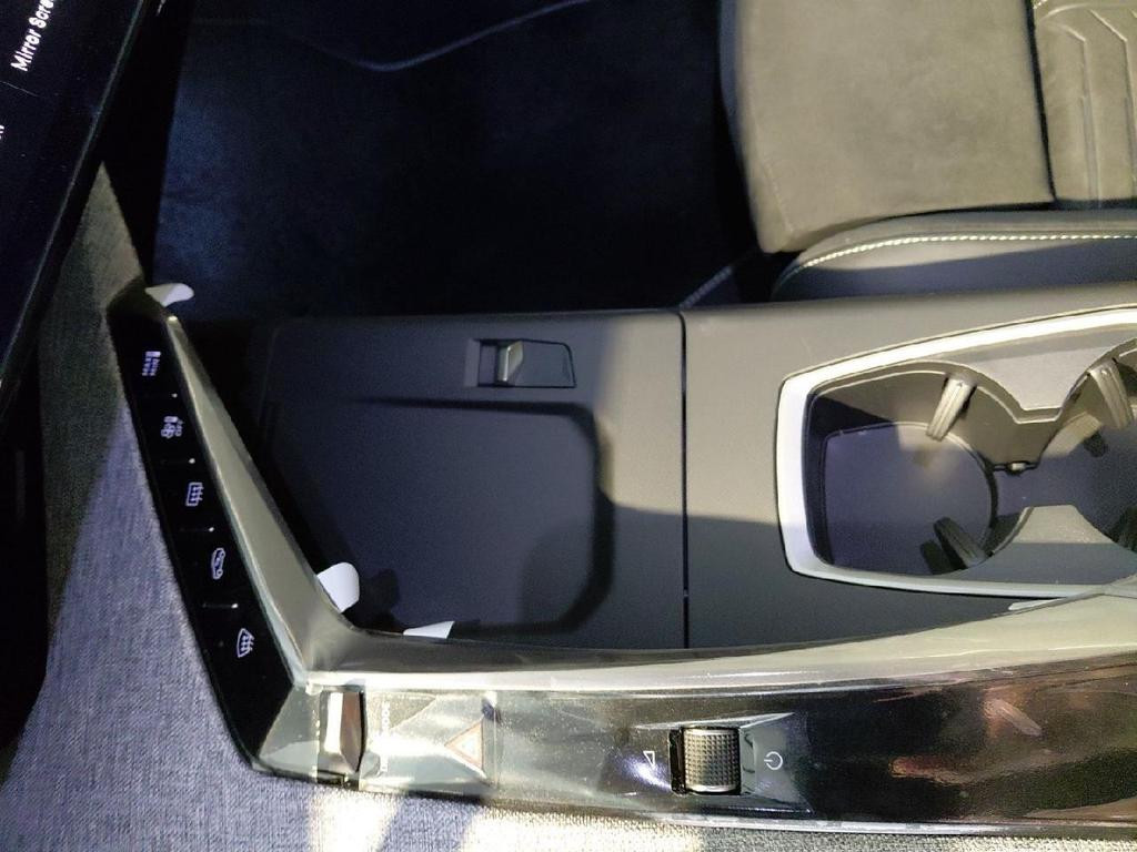 Peugeot E-3008