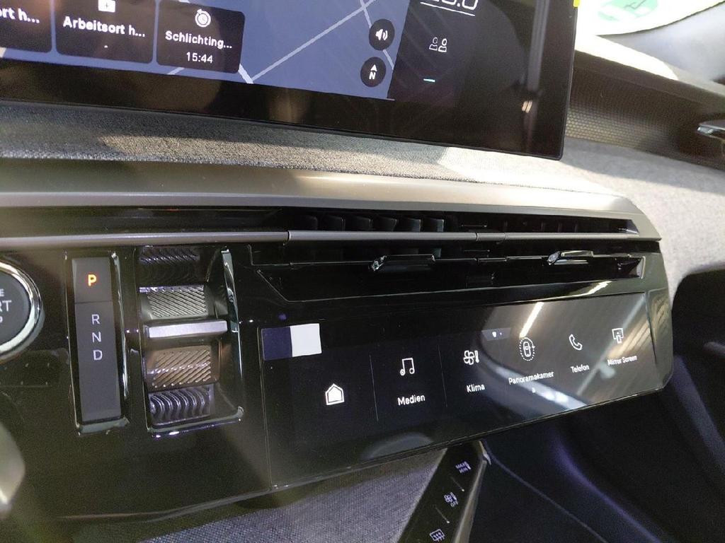 Peugeot E-3008