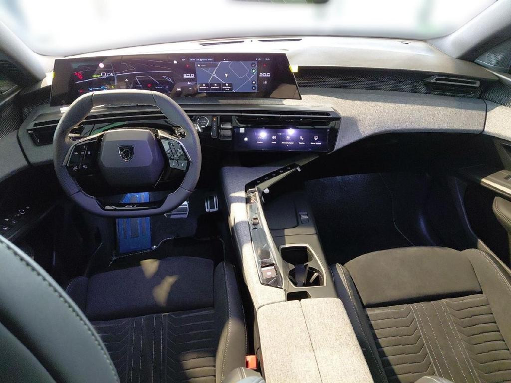 Peugeot E-3008