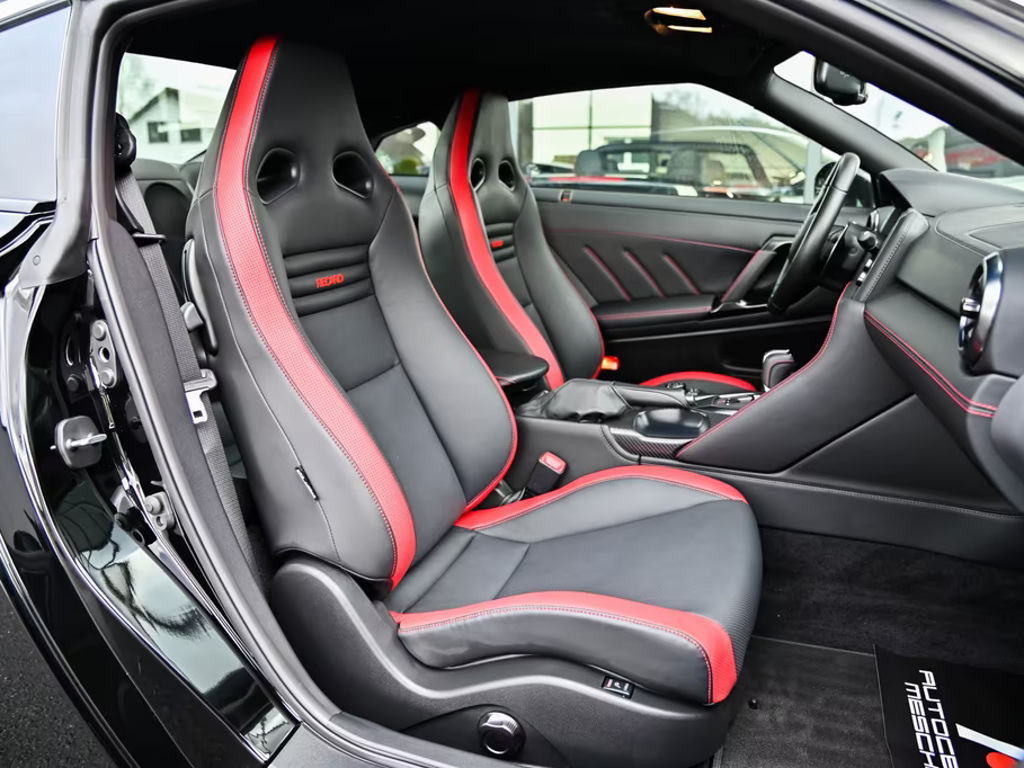 Nissan GT-R