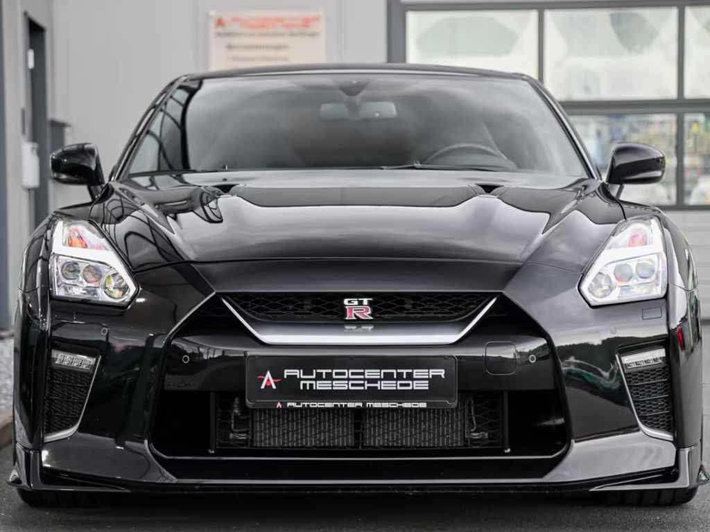 Nissan GT-R