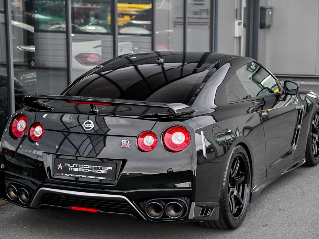 Nissan GT-R