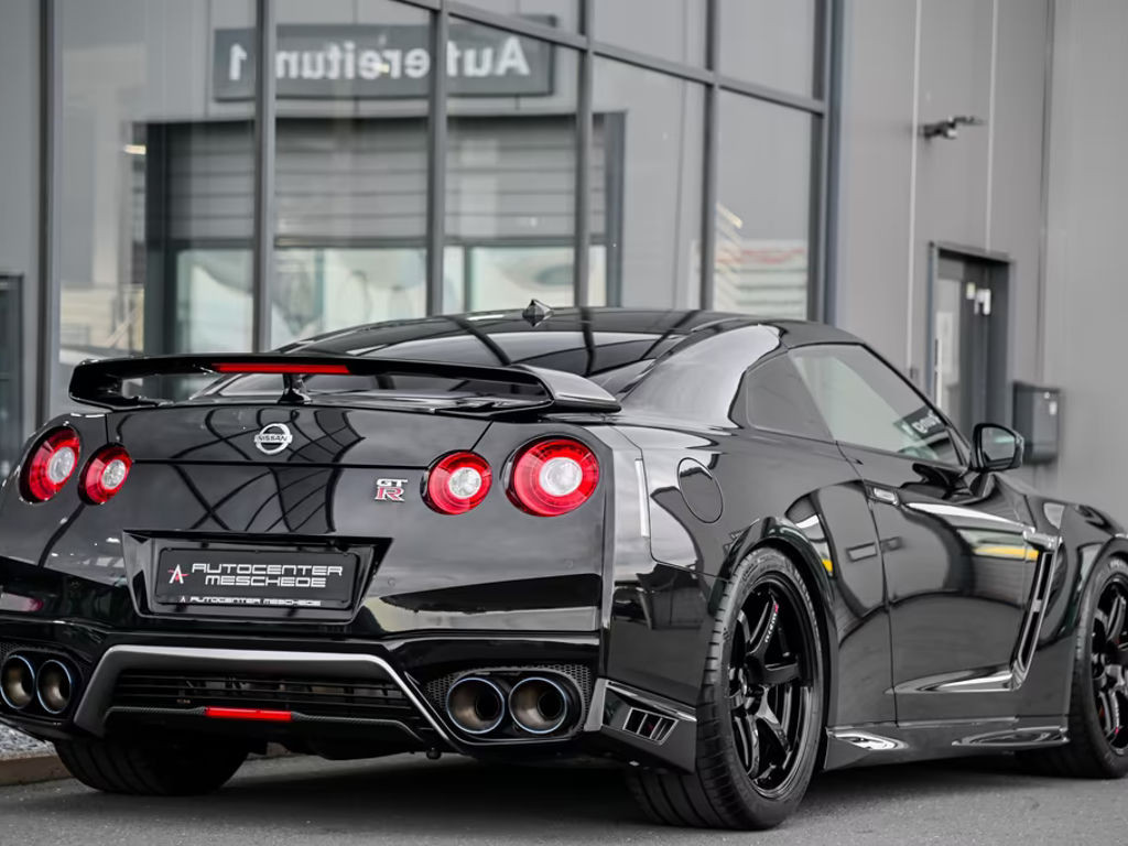 Nissan GT-R