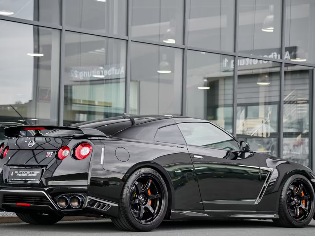 Nissan GT-R