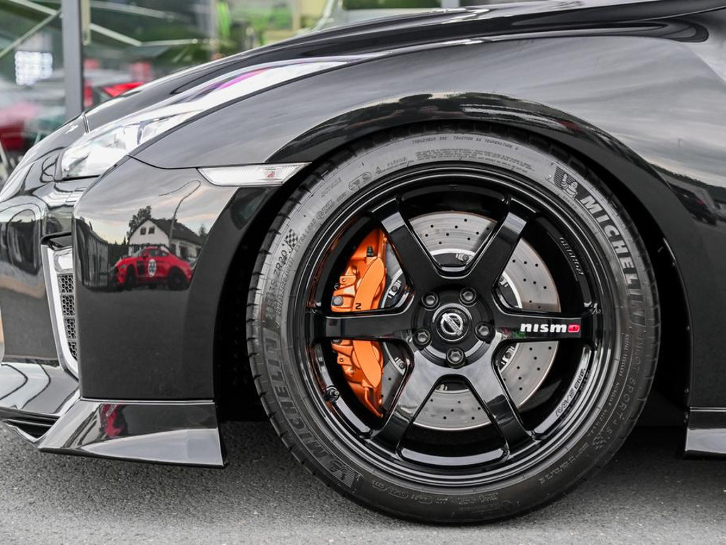 Nissan GT-R