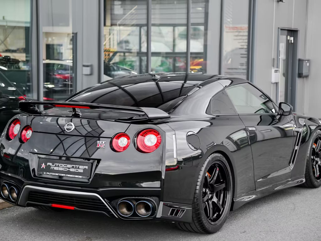 Nissan GT-R