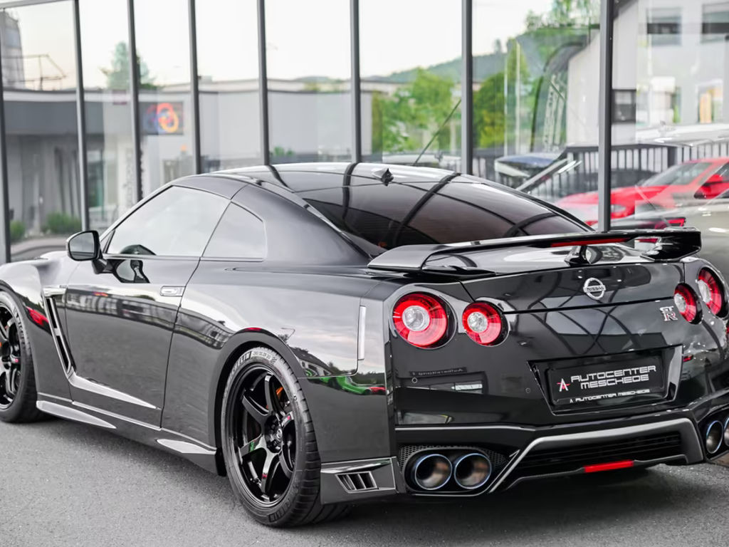 Nissan GT-R