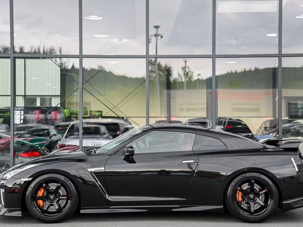 Nissan GT-R