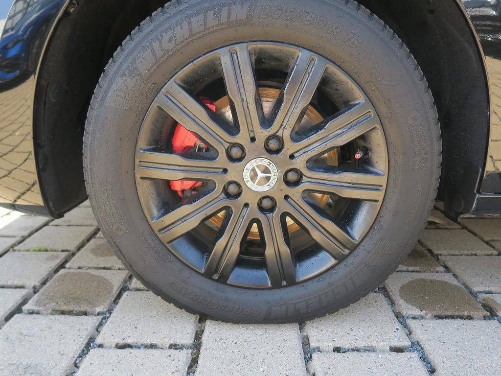 Mercedes-Benz T 180