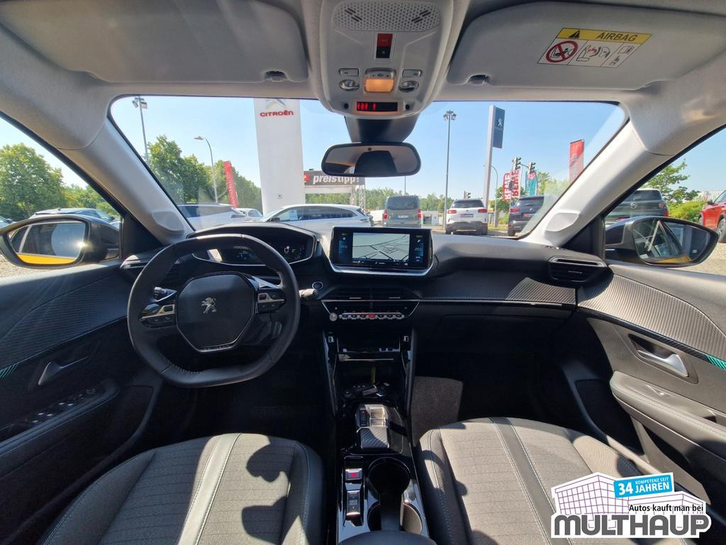 Peugeot e-208