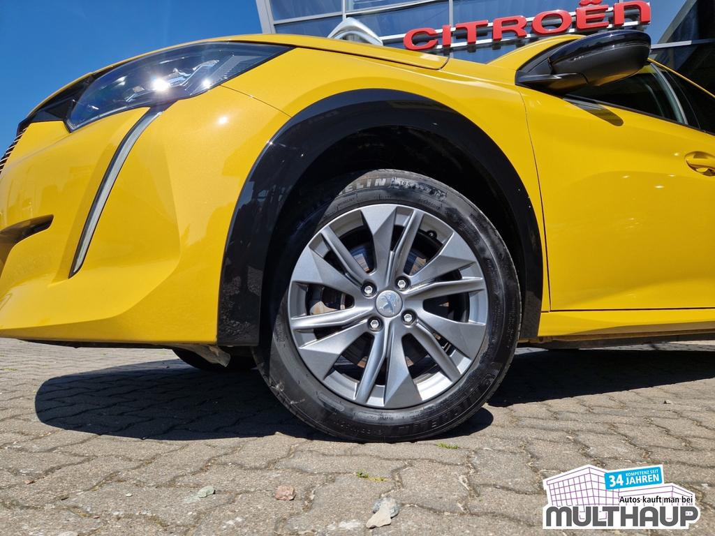 Peugeot e-208