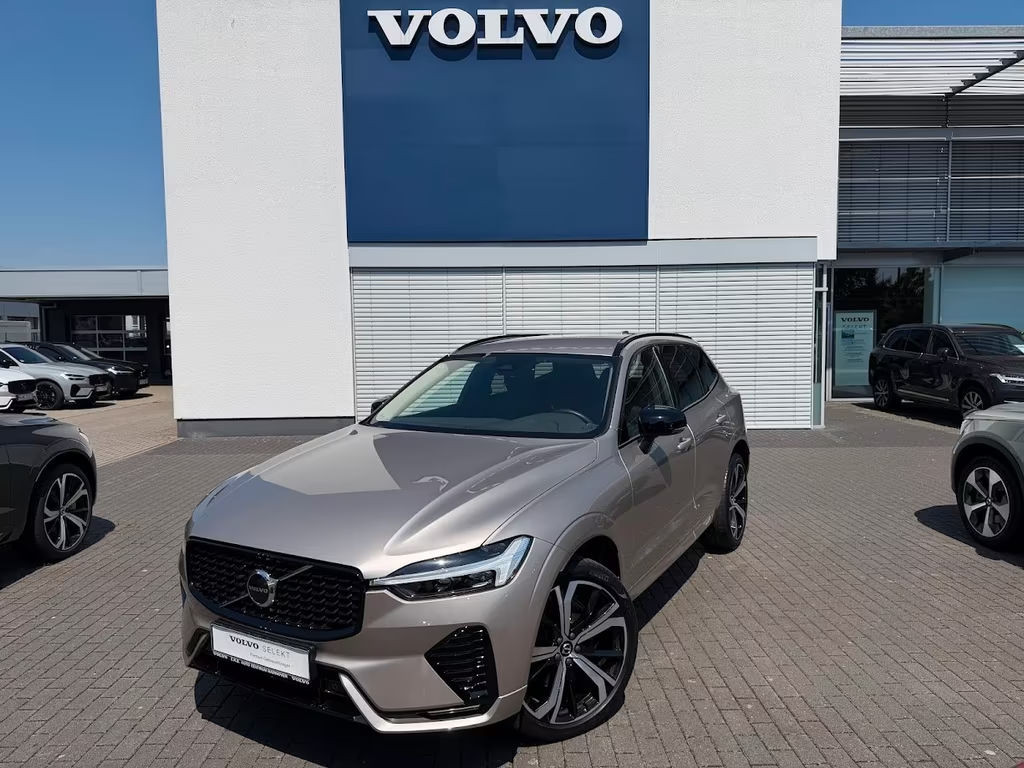 Volvo XC60 Plus Dark