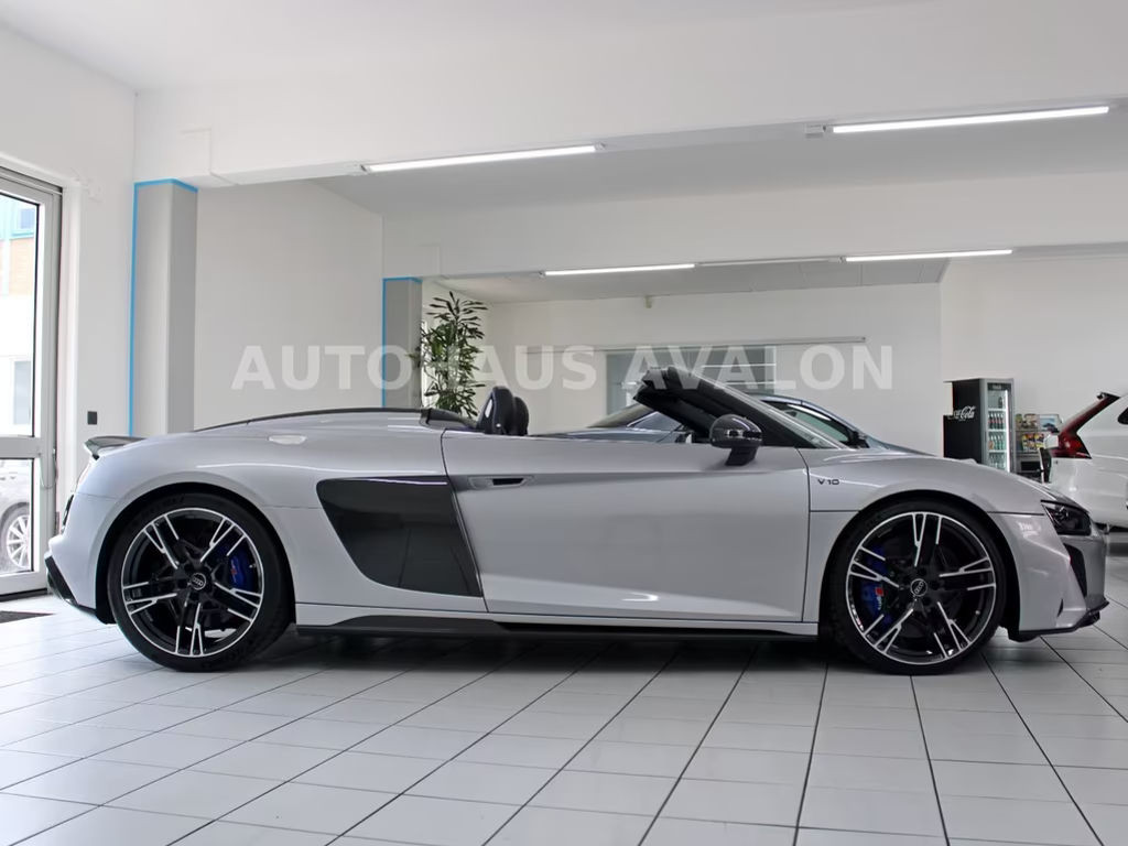 Audi R8