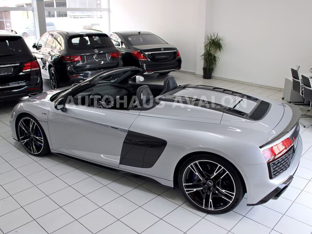 Audi R8
