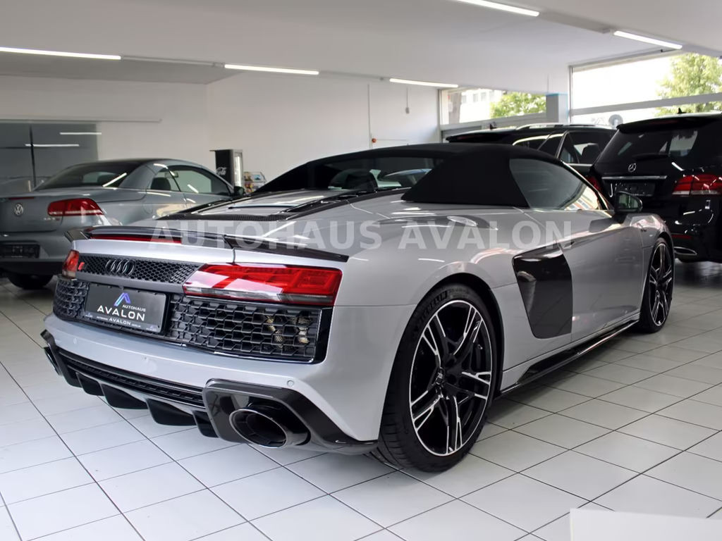 Audi R8