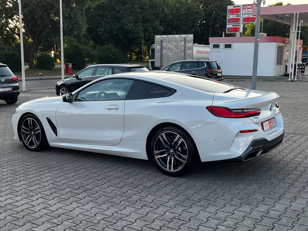 BMW M850