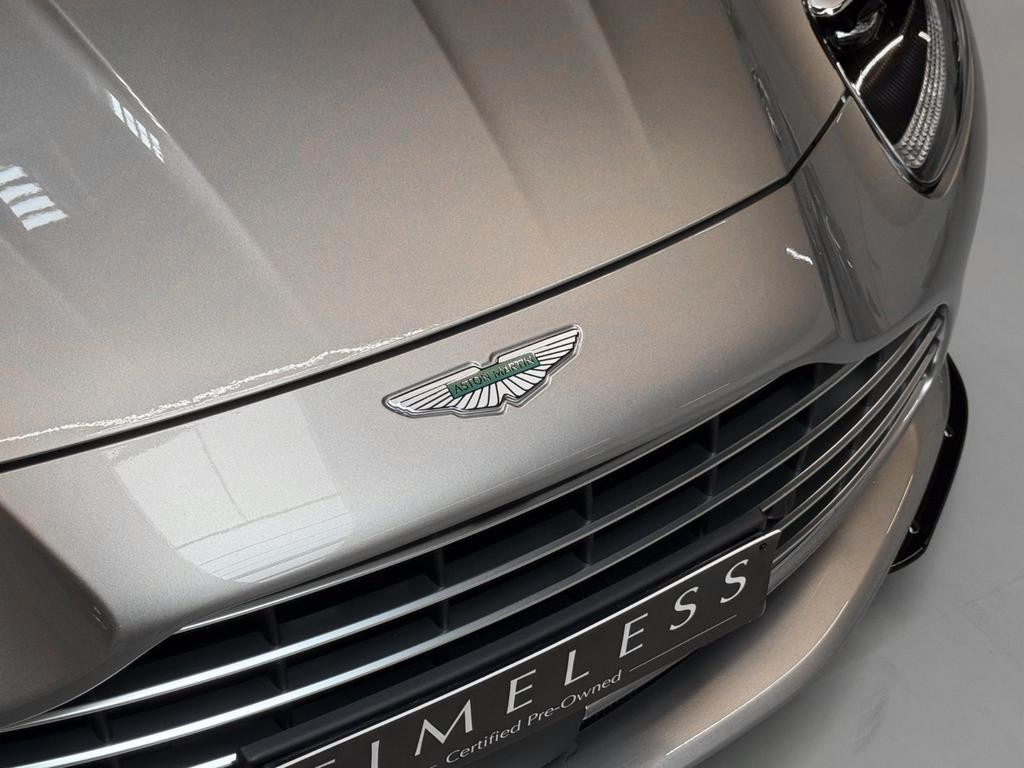 Aston Martin DB12