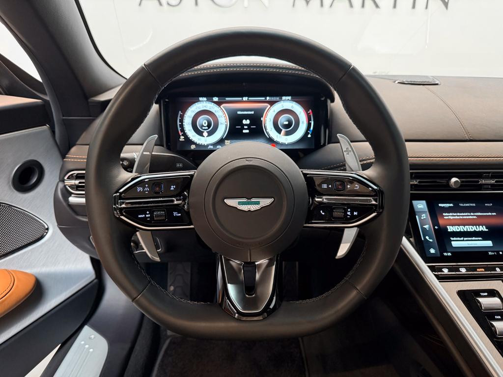 Aston Martin DB12