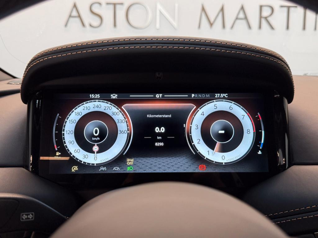 Aston Martin DB12