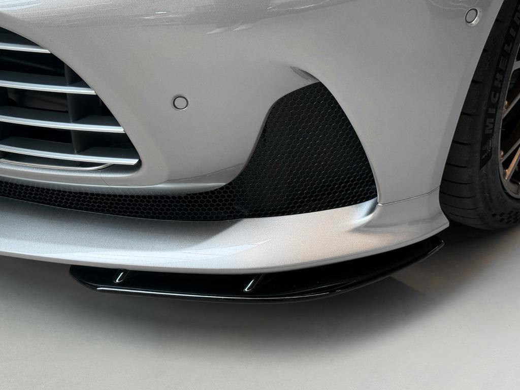 Aston Martin DB12