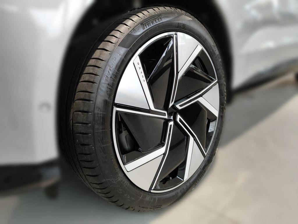 Volvo EX90