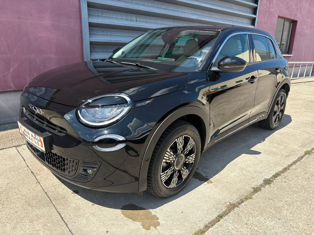 Fiat 600e Hybrid 48V eDCT,LED,SHZ,180°KAMERA