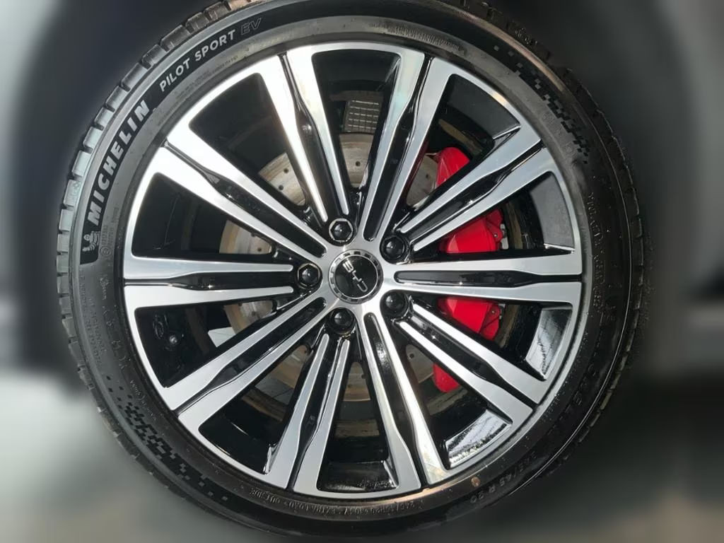 BYD Sealion 7