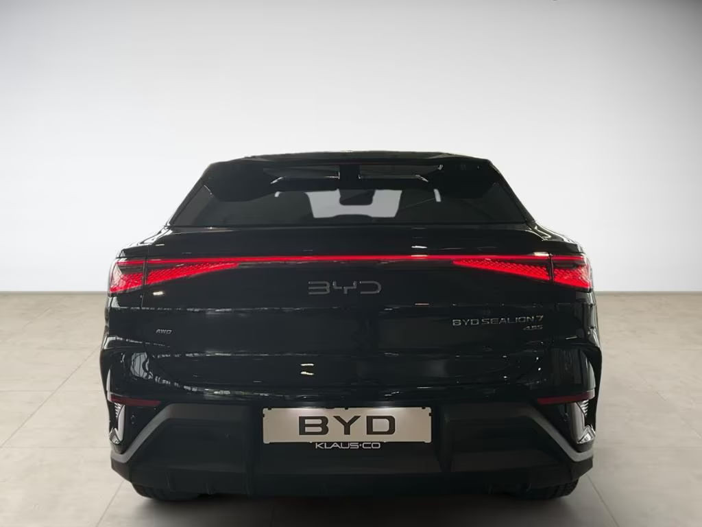 BYD Sealion 7