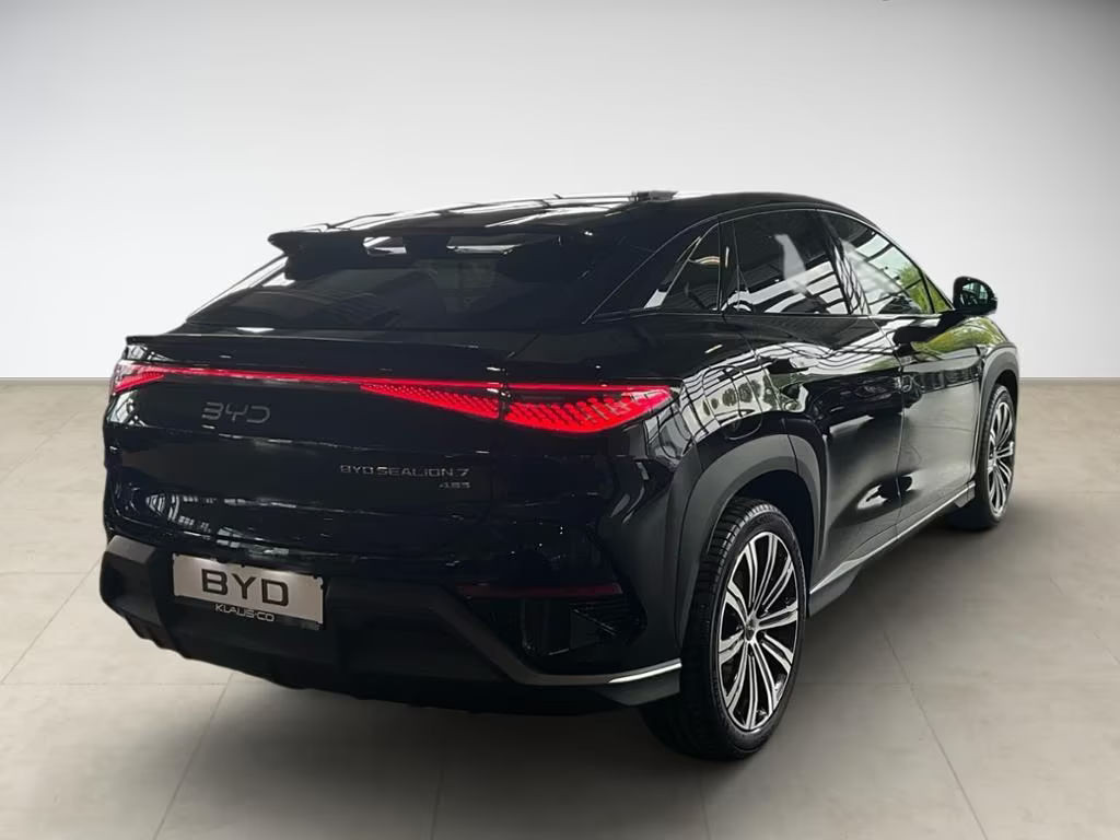BYD Sealion 7