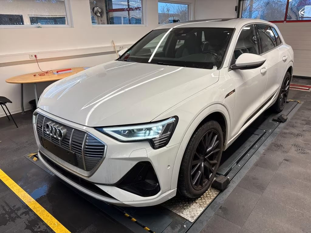 Audi e-tron Quattro S-Line 55