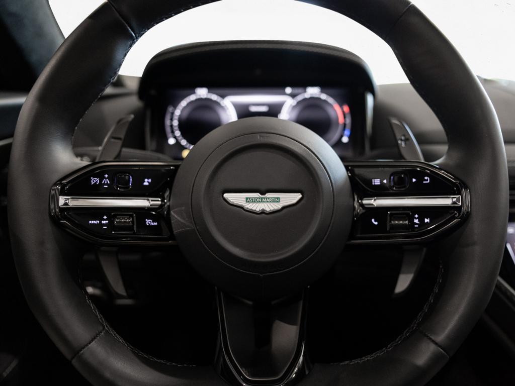 Aston Martin DB12