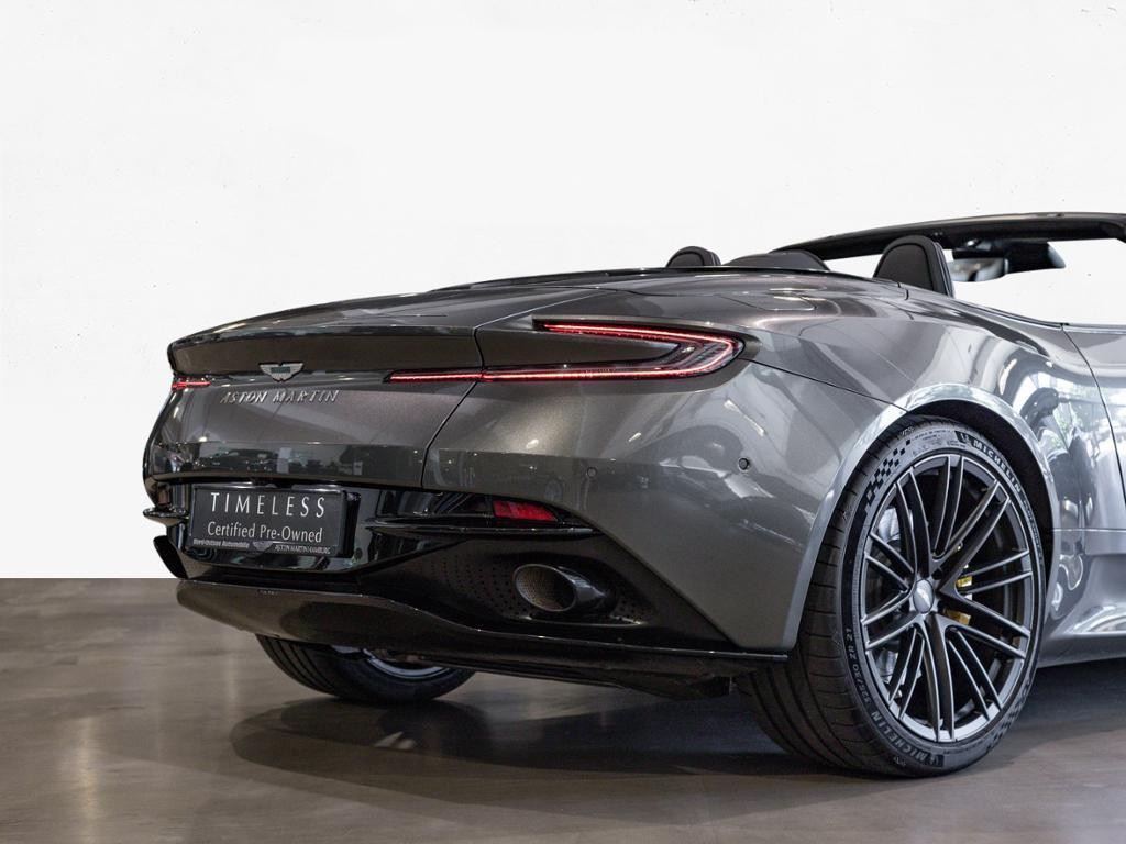 Aston Martin DB12