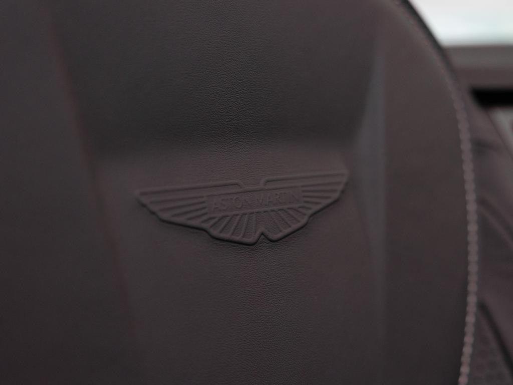 Aston Martin DB12