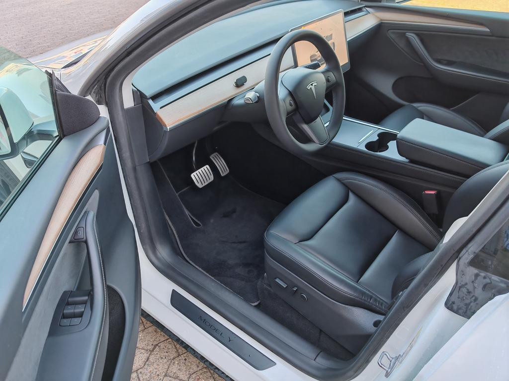 Tesla Model Y Performance AWD