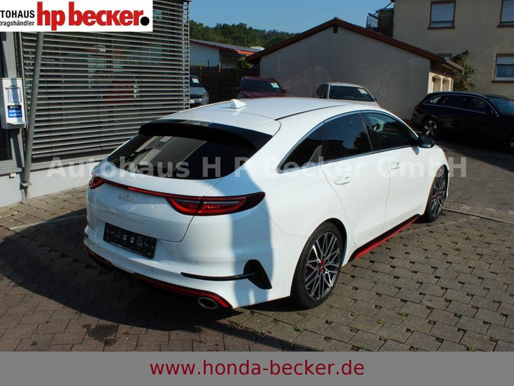 Kia ProCeed