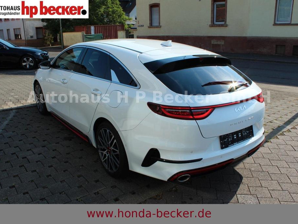 Kia ProCeed