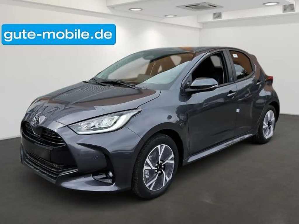 Toyota Yaris Team D Hatchback Hybride 5-deurs