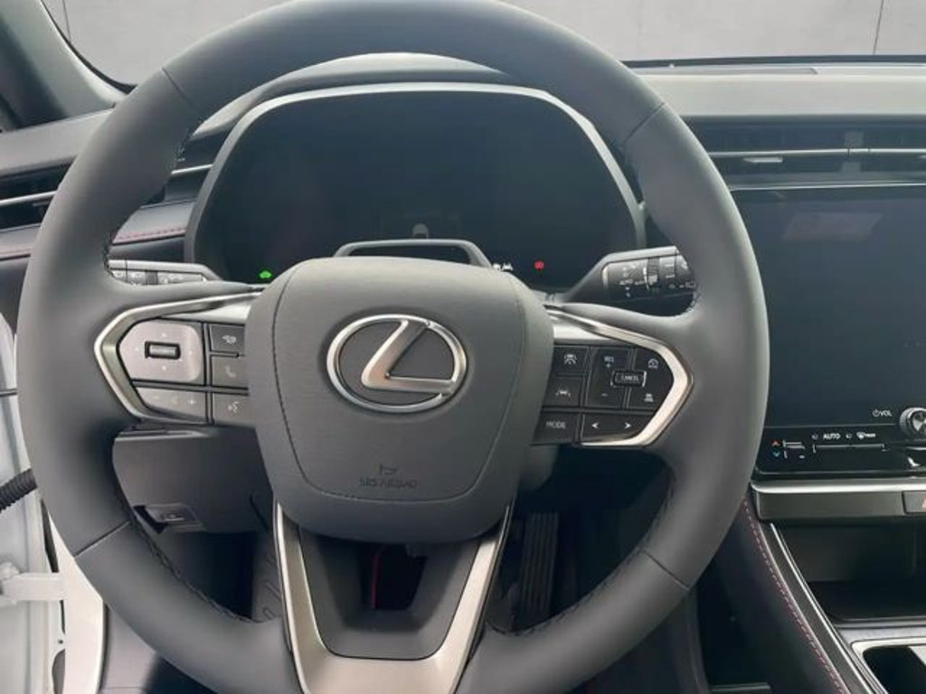 Lexus LBX