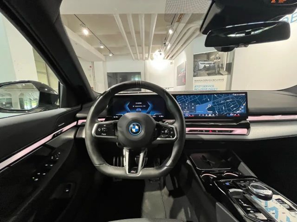 BMW i5