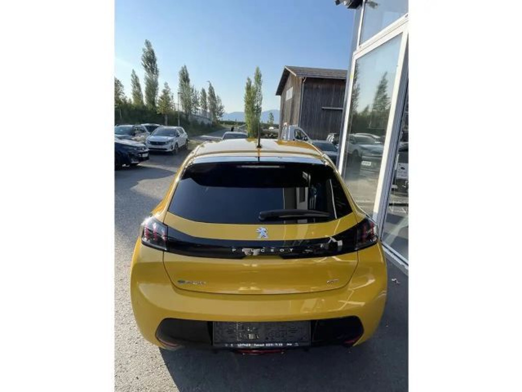 Peugeot e-208