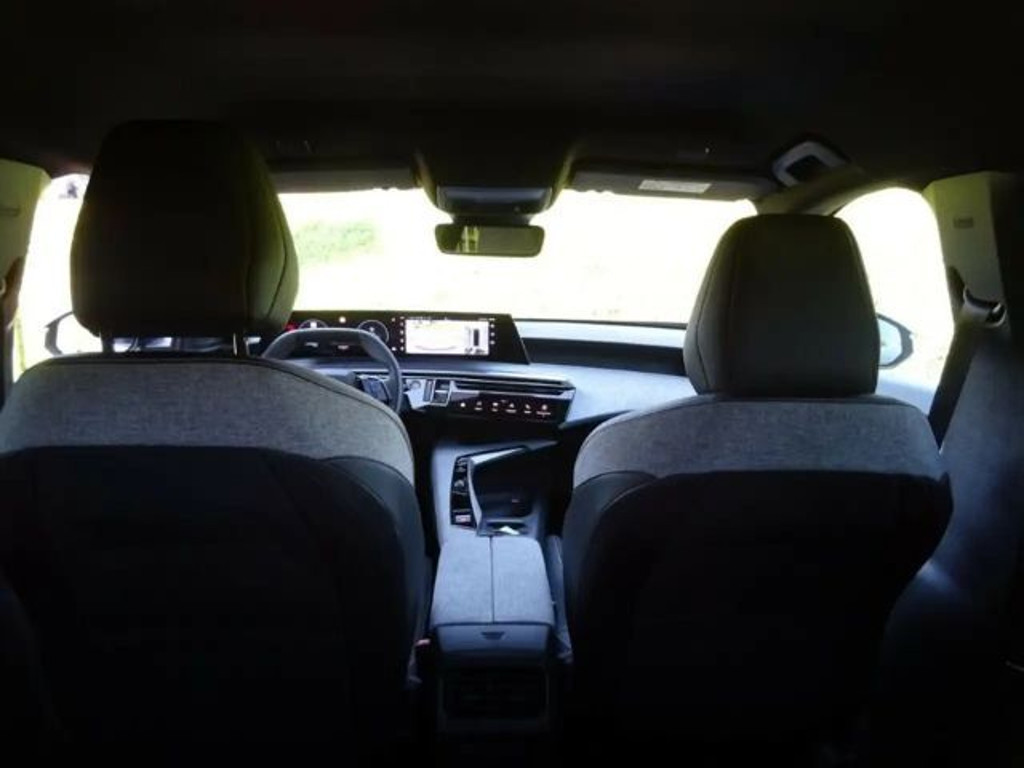Peugeot E-3008