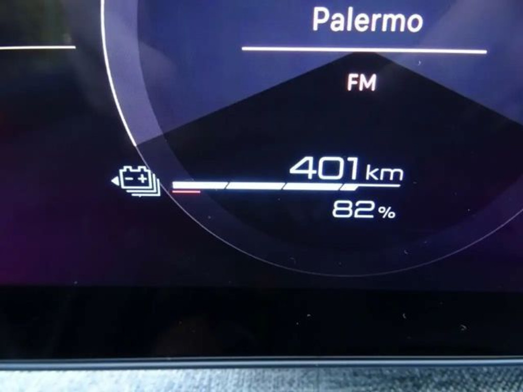 Peugeot E-3008