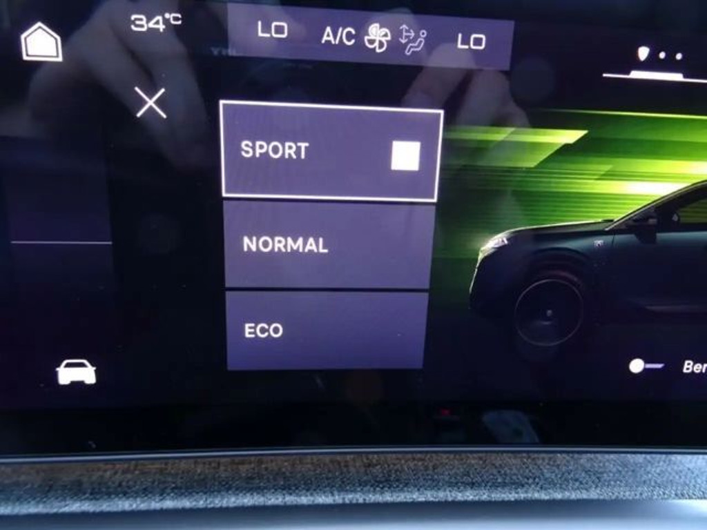 Peugeot E-3008