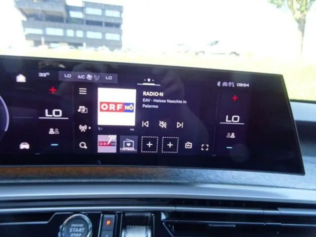 Peugeot E-3008