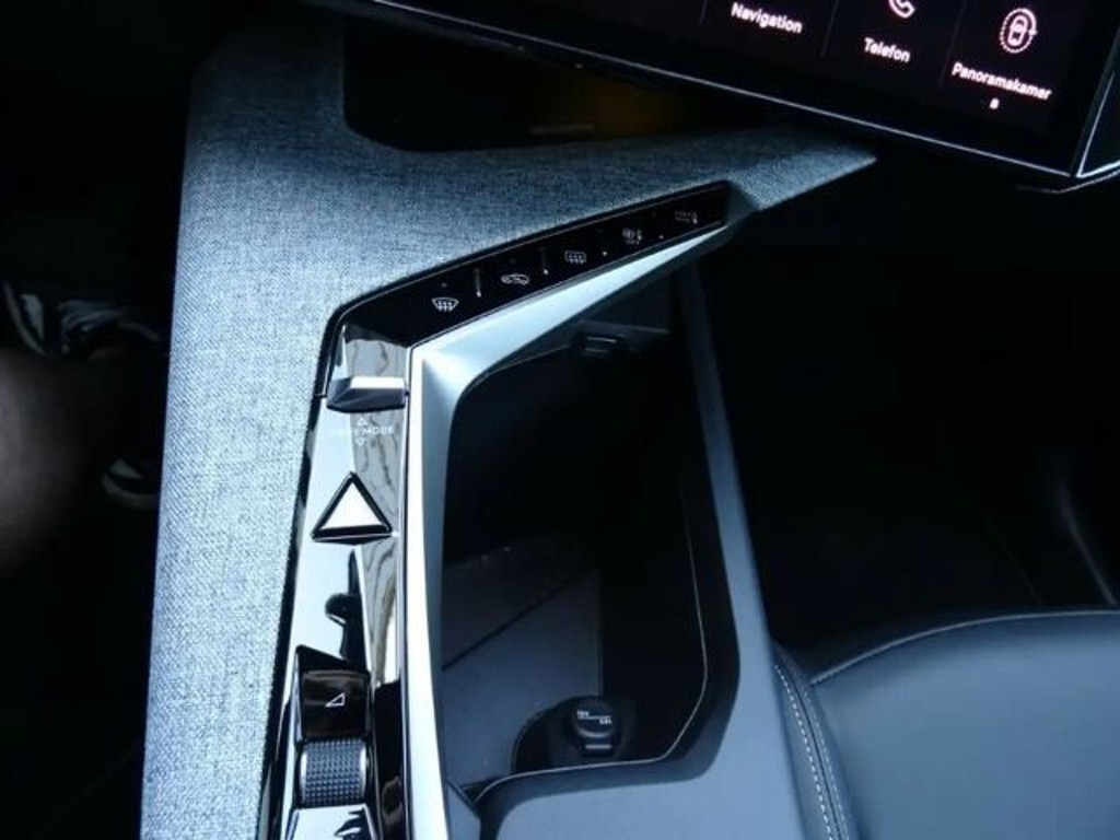 Peugeot E-3008