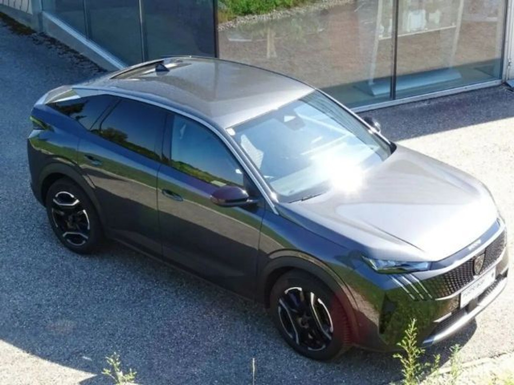 Peugeot E-3008